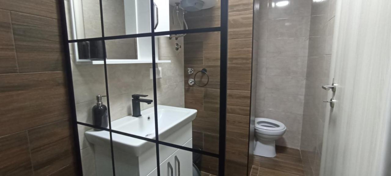 Holiday Apartament Three Ni Esterno foto