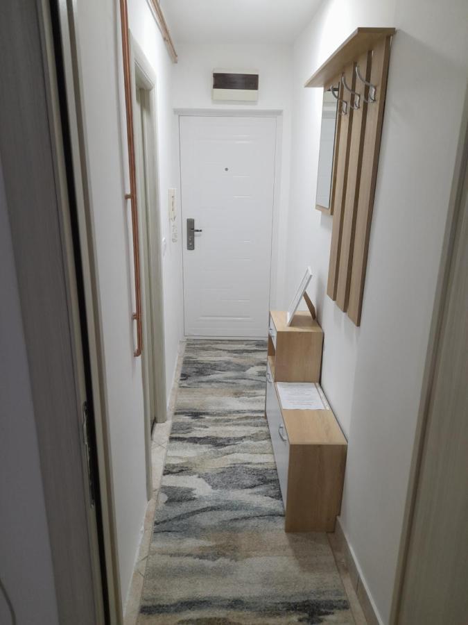 Holiday Apartament Three Ni Esterno foto